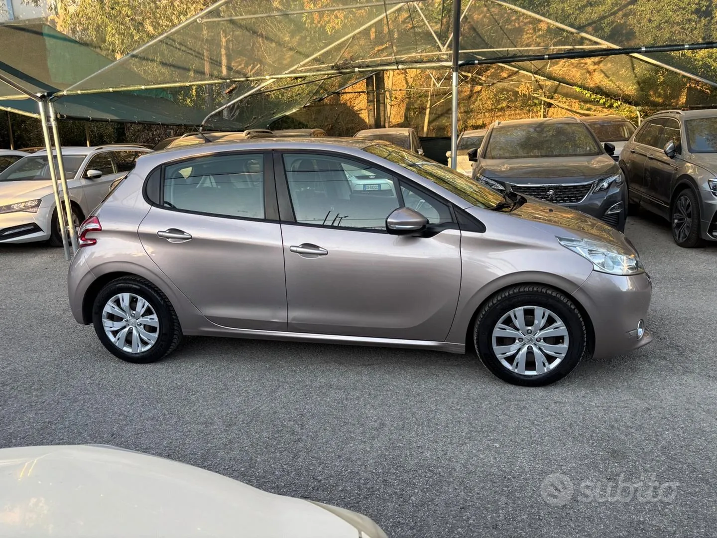Peugeot 208 2015 photo 5