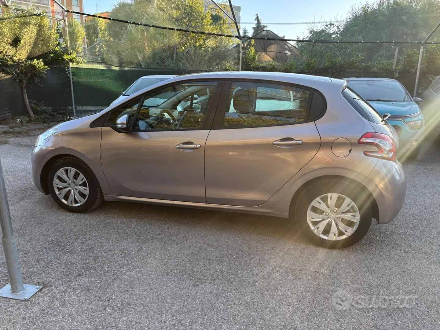 Peugeot 208 2015 photo 4