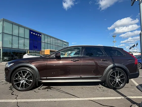 Volvo V90 Cross Country 2019 photo 2