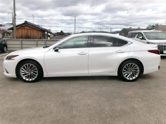 Toyota Es300H 2018 photo 2