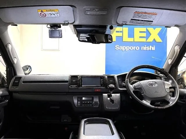 Toyota Hiace Van 2019 photo 3
