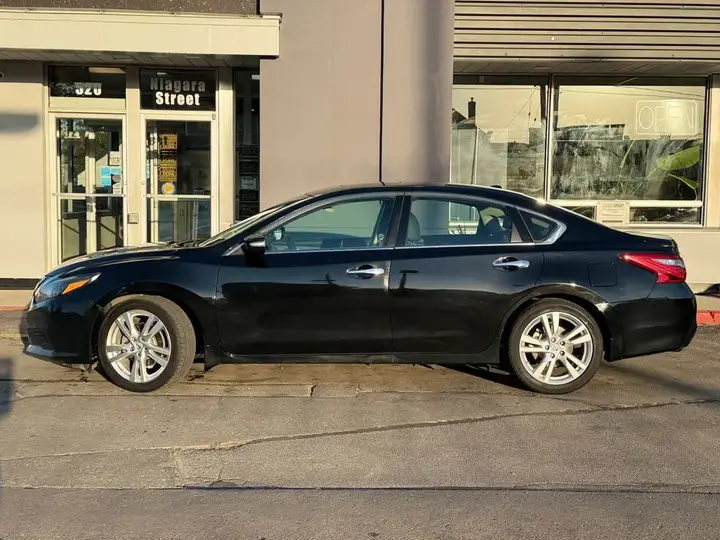 Nissan Altima 2016 photo 2