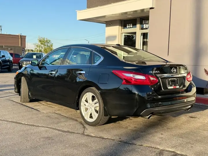 Nissan Altima 2016 photo 3