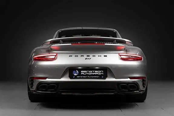 Porsche 911 Turbo S 2017 photo 4