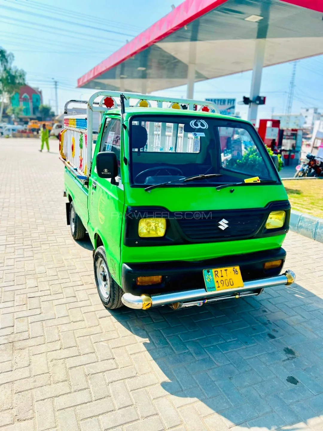 Suzuki Ravi