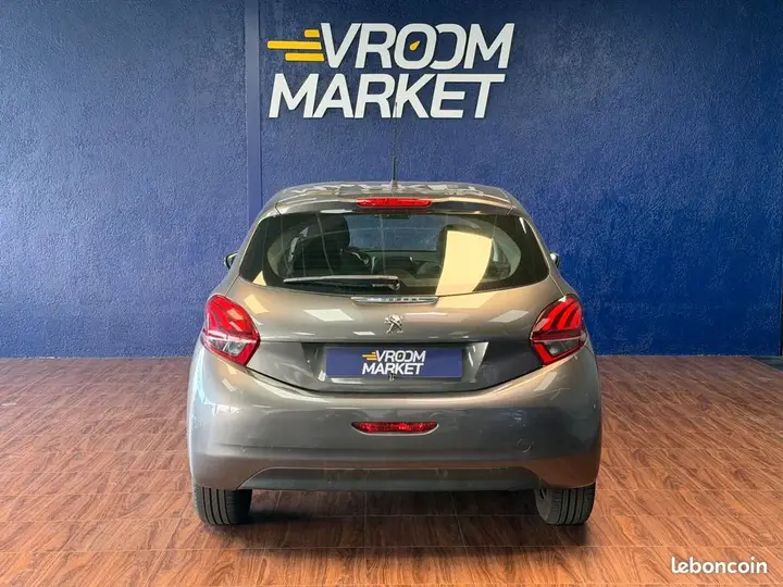 Peugeot 208 2018 photo 5