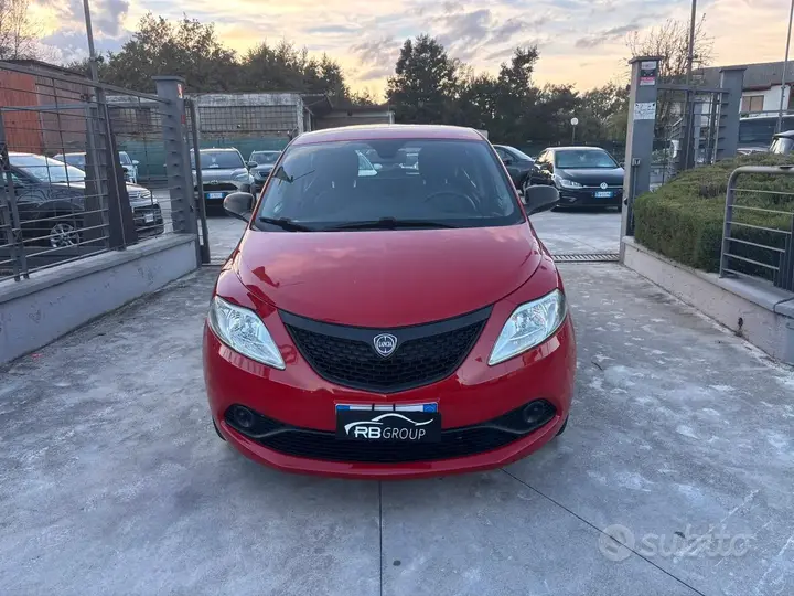 Lancia Ypsilon 2018 photo 2