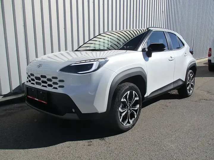 Toyota Yaris Cross photo 2