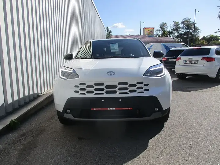 Toyota Yaris Cross photo 3