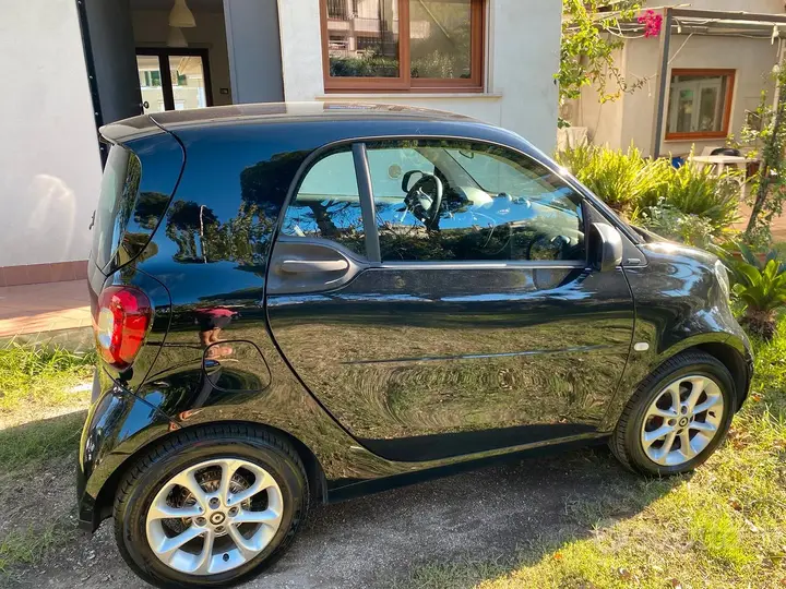 Smart Fortwo 2019 photo 2