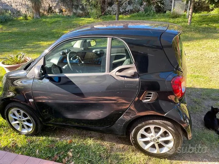 Smart Fortwo 2019 photo 5