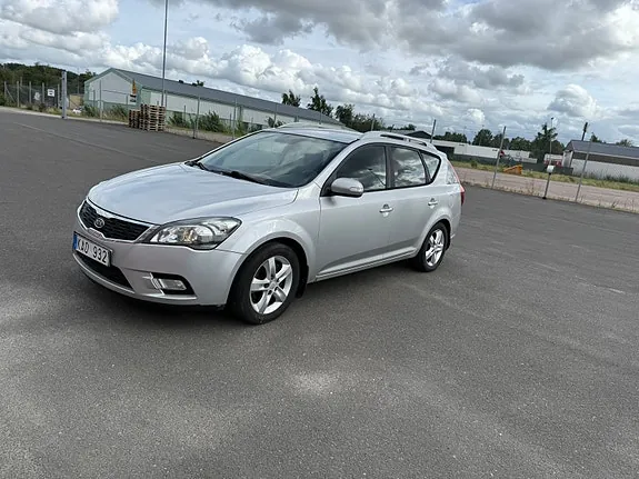 Kia Ceed 2010 photo 4