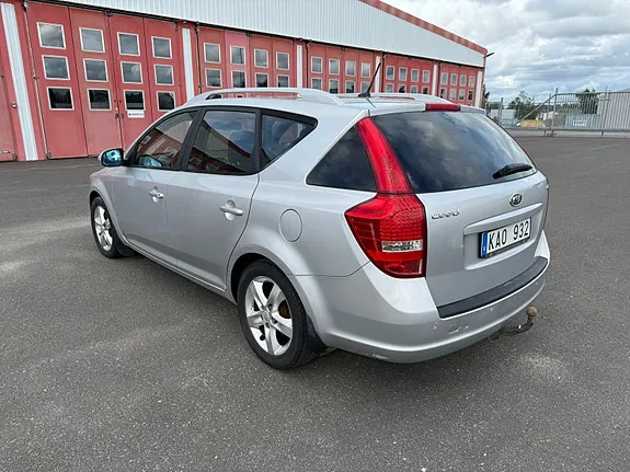 Kia Ceed 2010 photo 3