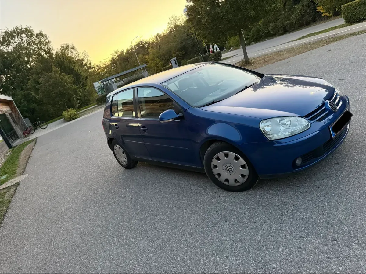 Volkswagen Golf 2004 photo 2