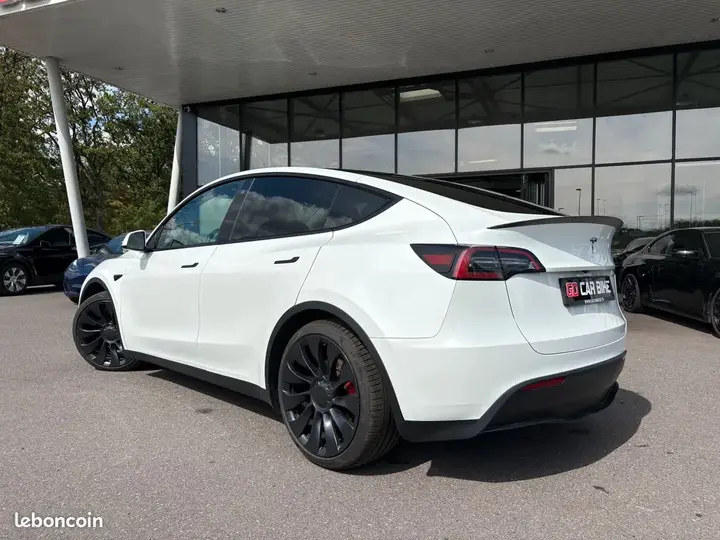 Tesla Model Y 2023 photo 3