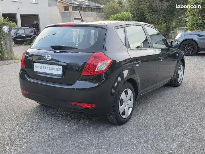 Kia Ceed 2011 photo 4