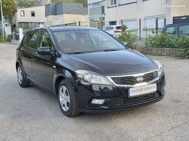 Kia Ceed 2011 photo 2
