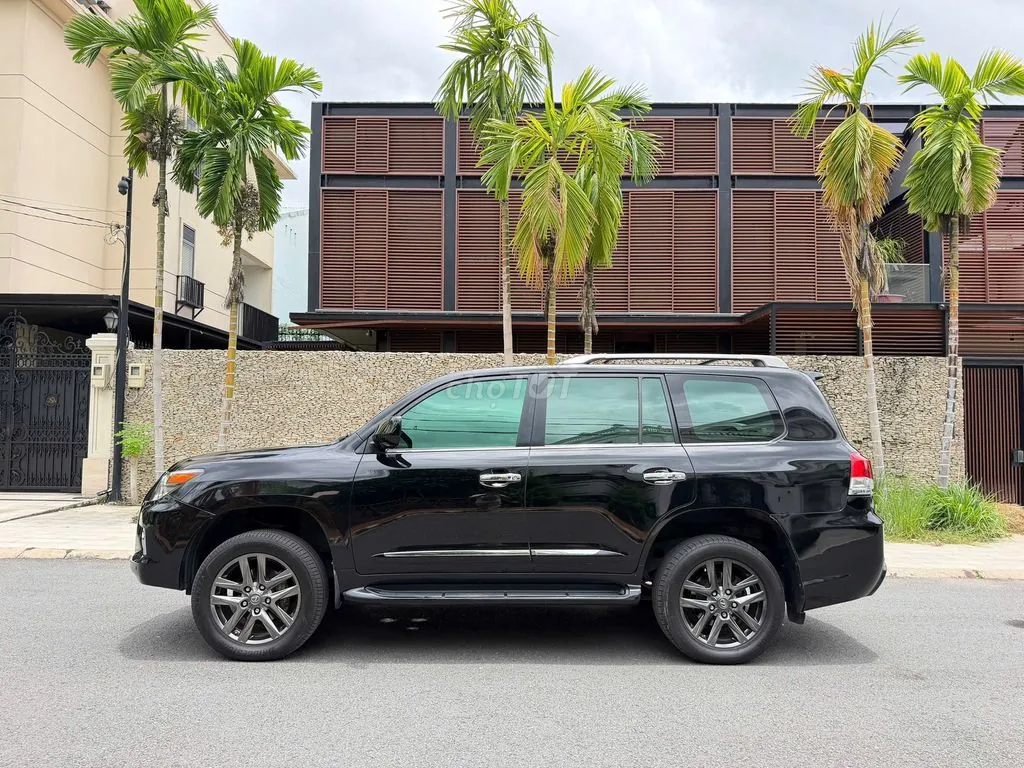 Lexus Lx 2009 photo 3