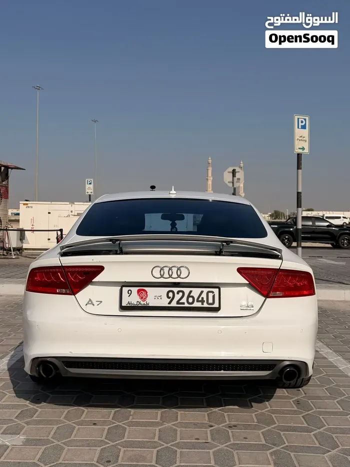 Audi A7 2013 photo 2