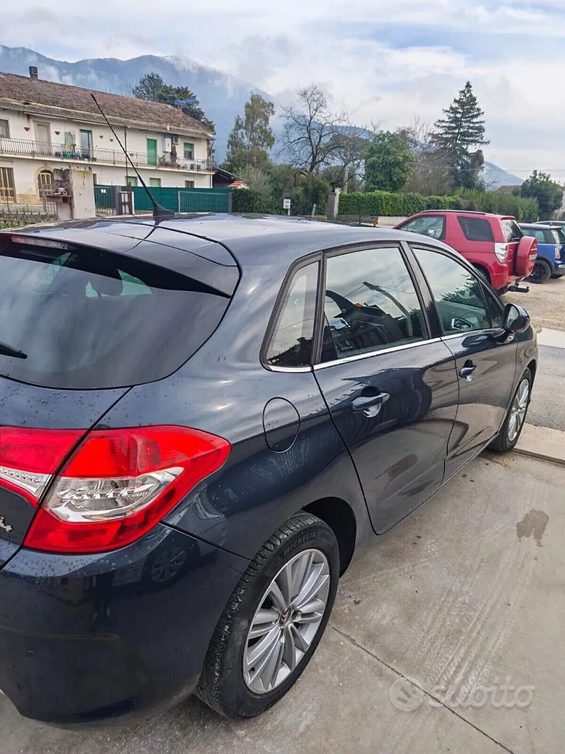Citroen C4 2013 photo 3