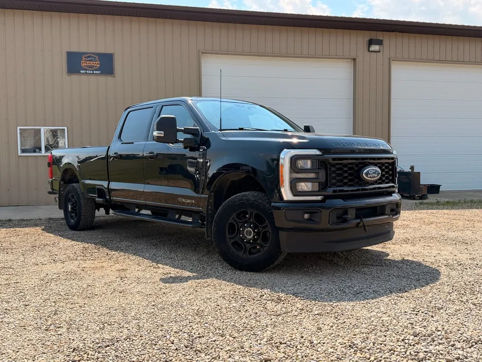 Ford F350 2023 photo 2