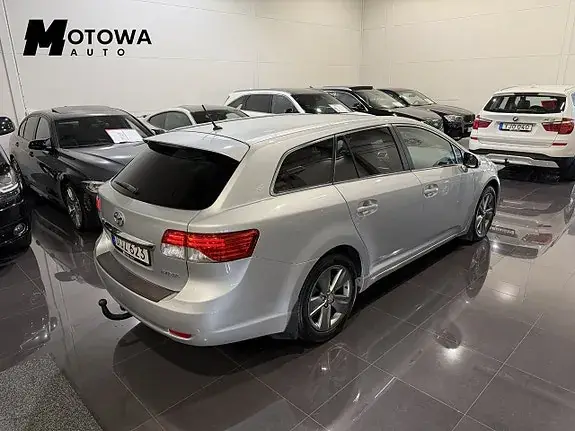 Toyota Avensis 2014 photo 3