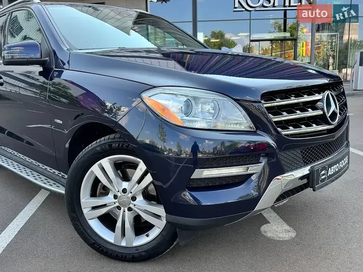 Mercedes-Benz M-Class 2012 photo 2