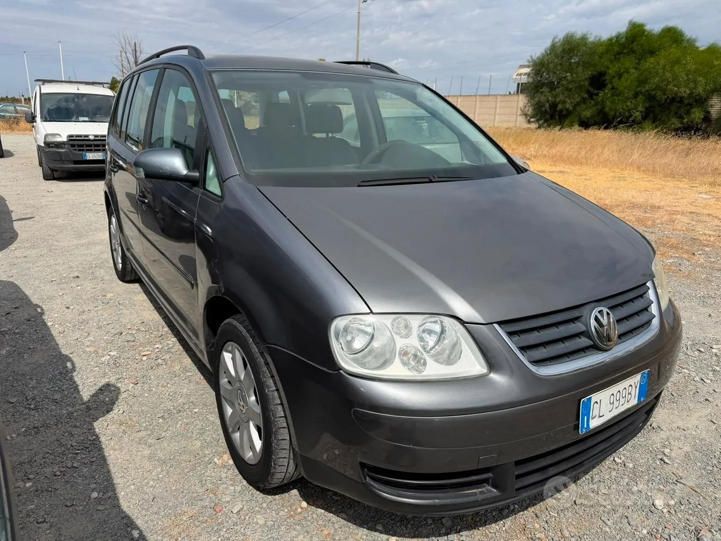 Volkswagen Touran 2005 photo 3