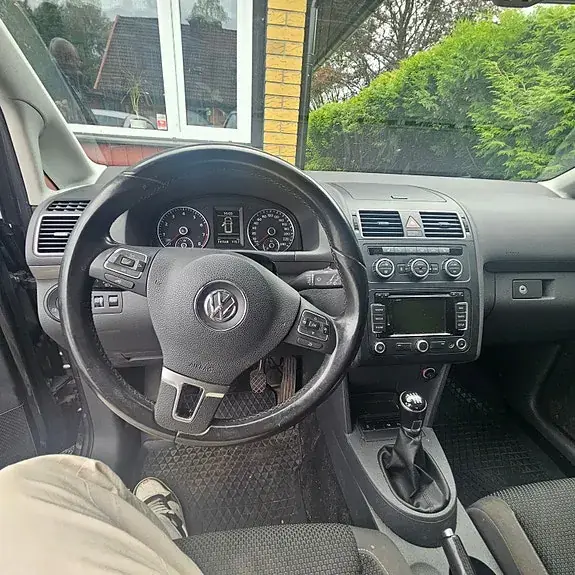 Volkswagen Touran 2013 photo 4
