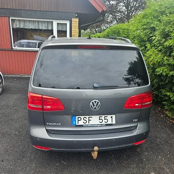 Volkswagen Touran 2013 photo 2