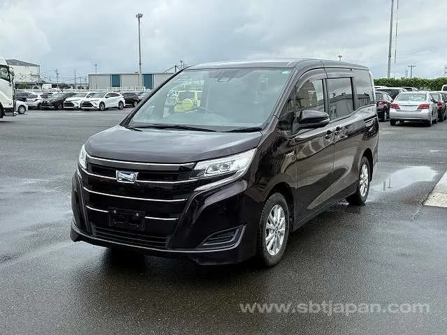 Toyota Noah 2017 photo 3
