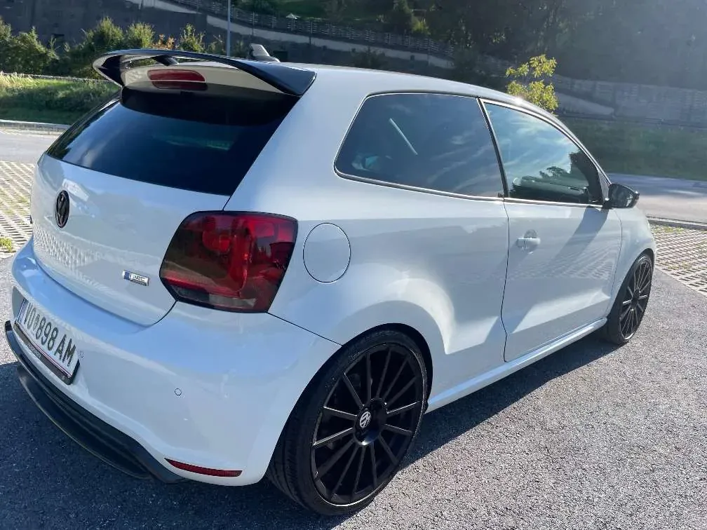 Volkswagen Polo 2014 photo 2