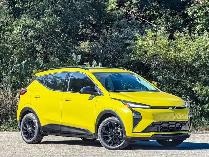 Chevrolet Bolt 2027 photo 2
