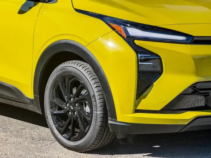 Chevrolet Bolt 2027 photo 4