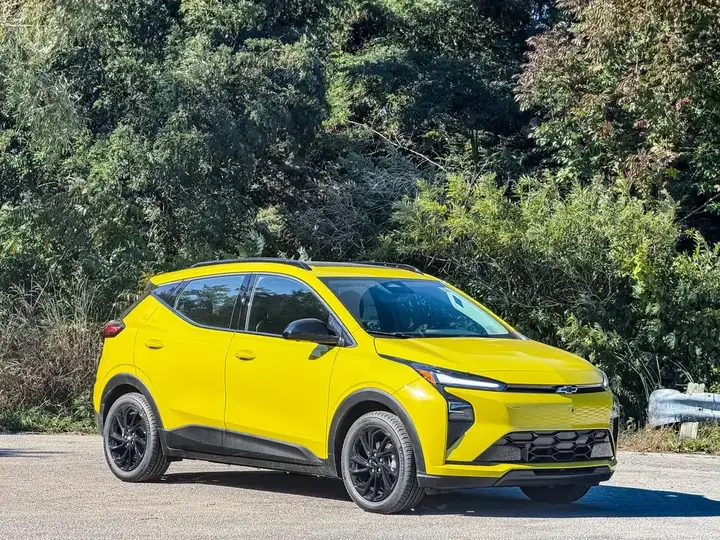 Chevrolet Bolt 2027 photo 3