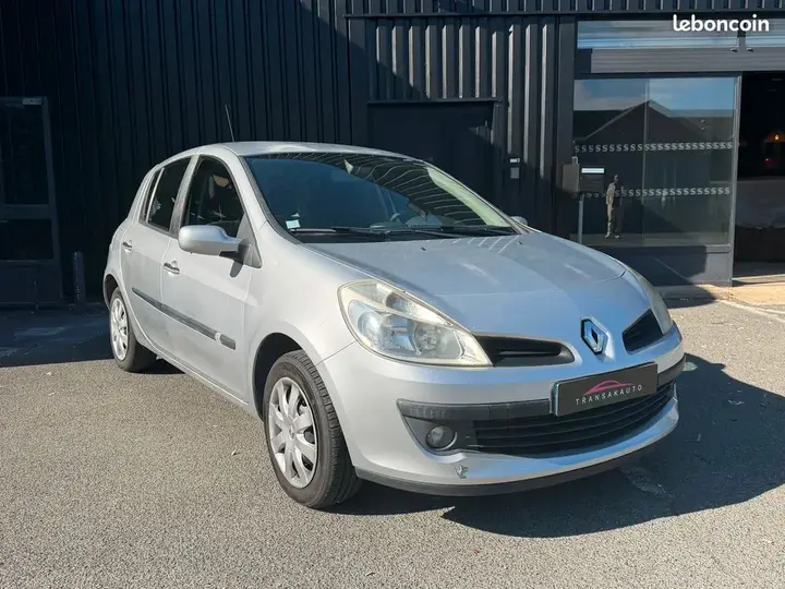 Renault Clio 2007 photo 3