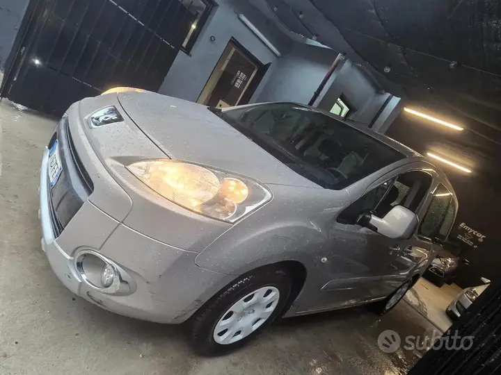 Peugeot Partner 2012 photo 4
