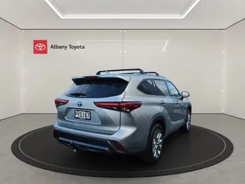 Toyota Highlander 2023 photo 4