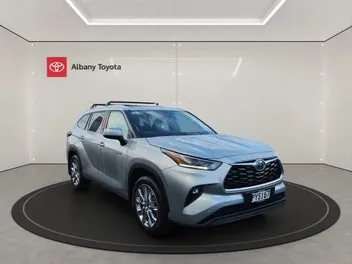 Toyota Highlander 2023 photo 2