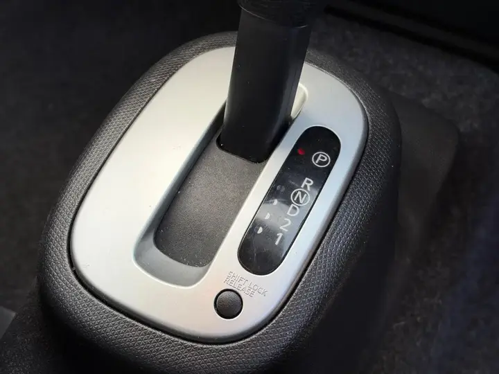 Nissan Micra 2009 photo 5