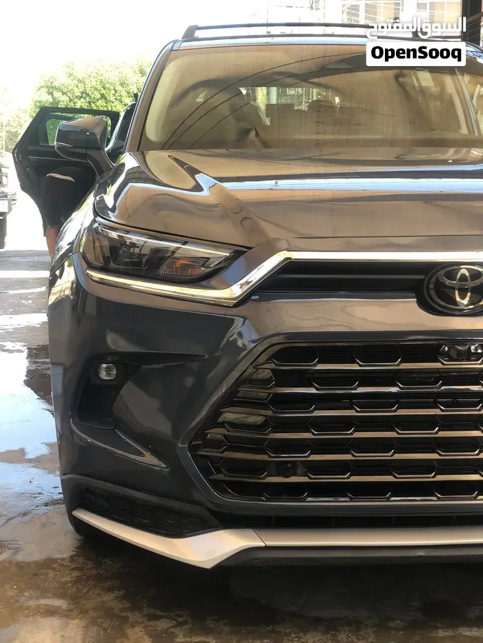 Toyota Highlander 2025 photo 2