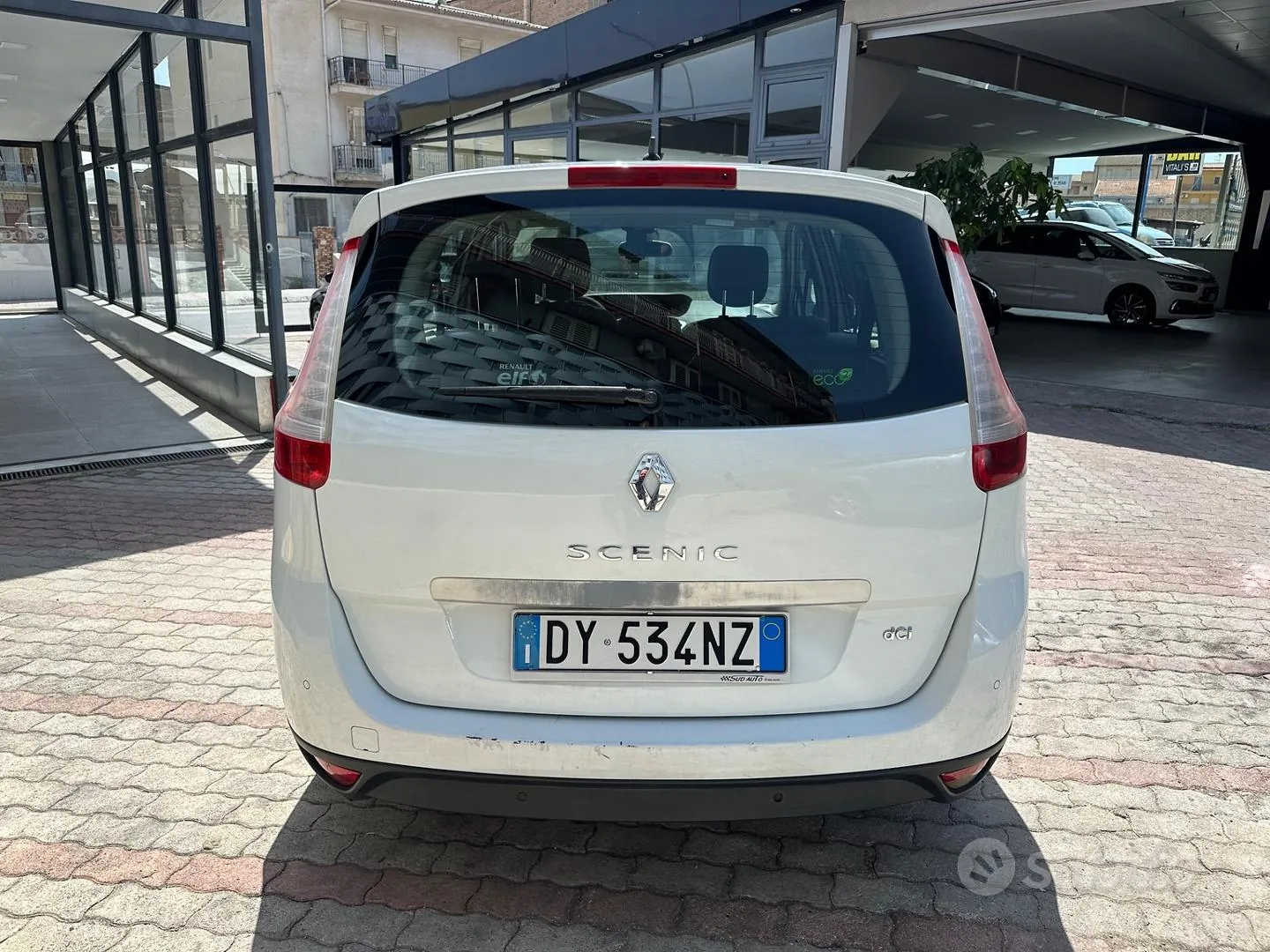 Renault Gran Scenic 2011 photo 4