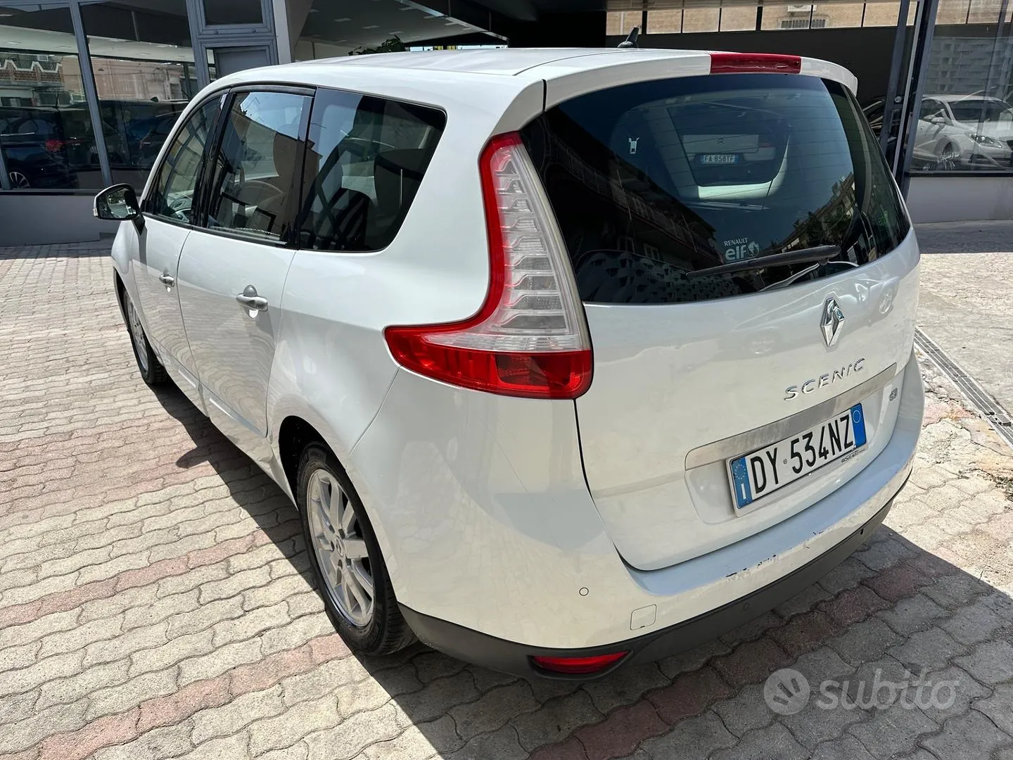 Renault Gran Scenic 2011 photo 3