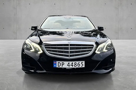 Mercedes-Benz Andre 2014 photo 2