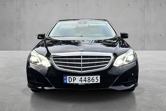 Mercedes-Benz Andre 2014 photo 3