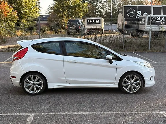 Ford Fiesta 2009 photo 2