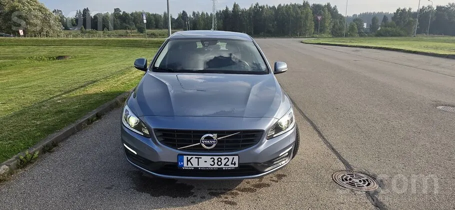 Volvo V60 2017 photo 2