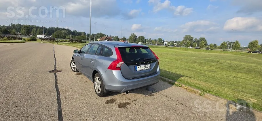 Volvo V60 2017 photo 3