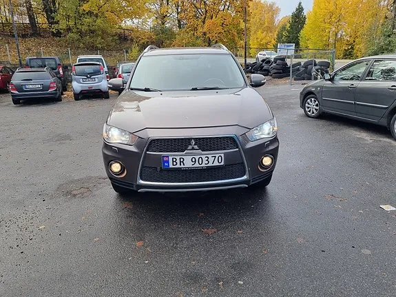 Mitsubishi Outlander 2010 photo 2