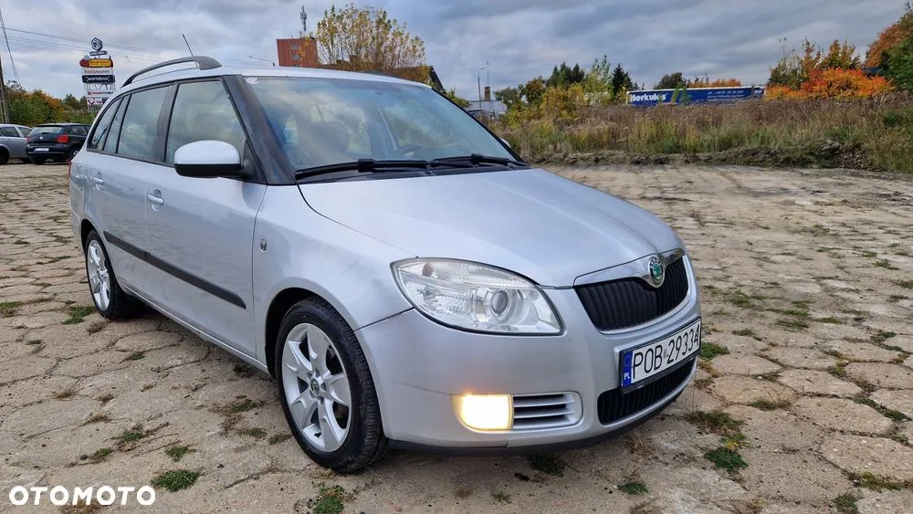 Skoda Fabia 2008 photo 2